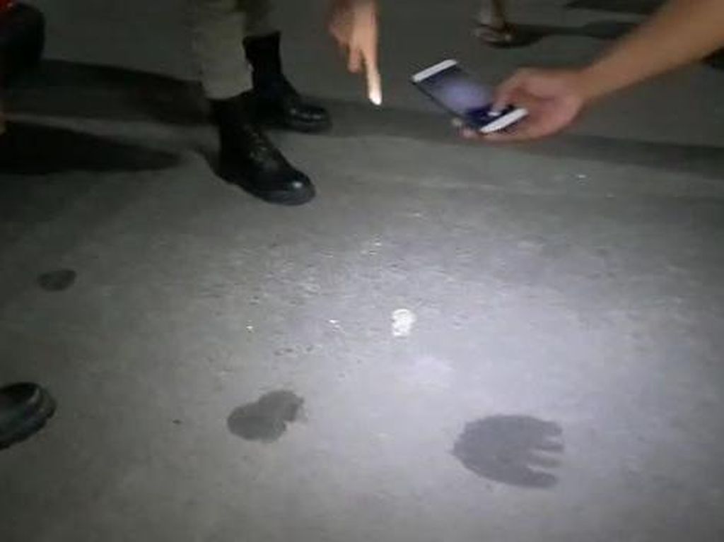 Ditemukan Kondom, Muda Mudi yang Diamankan Sempat Mesum di Mobil Bergoyang Ditemukan Kondom, Muda Mudi yang Diamankan Sempat Mesum di Mobil Bergoyang