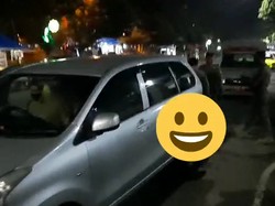 Viral Mobil Bergoyang di Depan Rumah Dinas Wakil Bupati Tuban