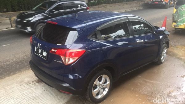 Penampakan Mobil Maut yang Tewaskan 2 Orang di Jaktim