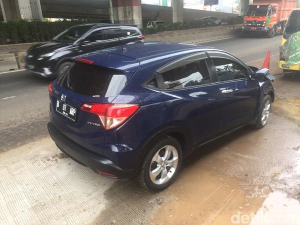 Penampakan Mobil Maut yang Tewaskan 2 Orang di Jaktim