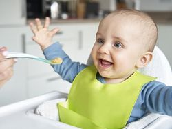 Persiapan dan Perlengkapan MPASI Bayi Usia 6 Bulan, Bunda Harus Tahu