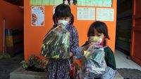 Unik Banget! Di Padang Bayar Sekolah Pakai Sampah Plastik Lho