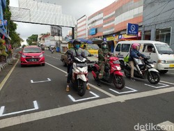 Physical Distancing di Traffic Light Ciamis, Serasa Mau Start Balapan