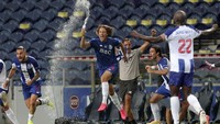 FC Porto memastikan gelar juara setelah mengalahkan Sporting Lisbon dengan skor 2-0. AP Photo/Luis Vieira.