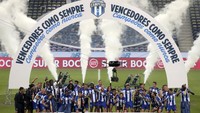 FC Porto merayakan gelar juara di Estadio do Dragao. AP Photo/Luis Vieira.