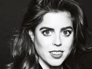 Melihat Bibir Seksi Putri Beatrice Dalam Pemotretan Majalah