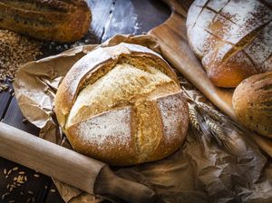 Mengenal Sourdough, si Roti Asam Lembut yang Lagi Ngetren