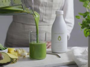 Sluurp! Bukan dari Sapi, Susu Ini Terbuat dari Alpukat