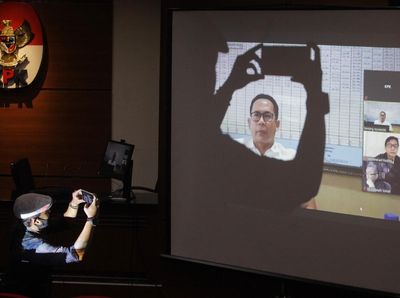 Terbukti Korupsi Alkes, Wawan Divonis 4 Tahun Bui