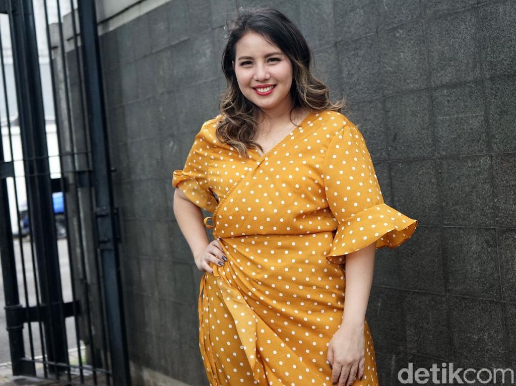 Tya Ariestya Sebut Suami Pelit saat Pacaran, Tak Pernah Dibelikan Barang Tya Ariestya Sebut Suami Pelit saat Pacaran, Tak Pernah Dibelikan Barang