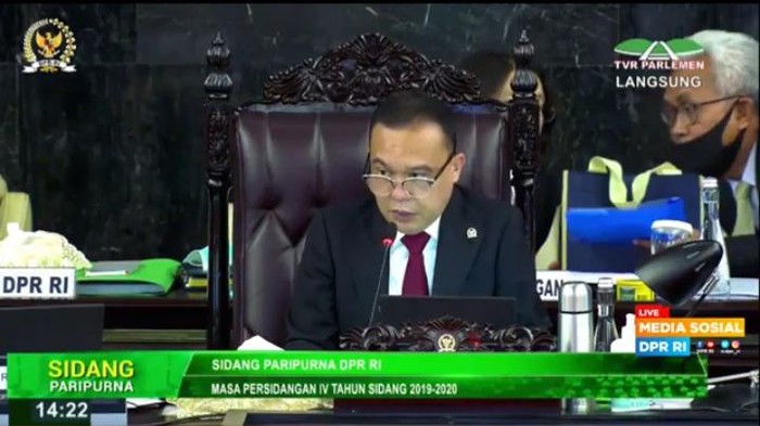 Wakil Ketua DPR Sufmi Dasco Ahmad memimpin rapat paripurna DPR, Kamis (16/7).