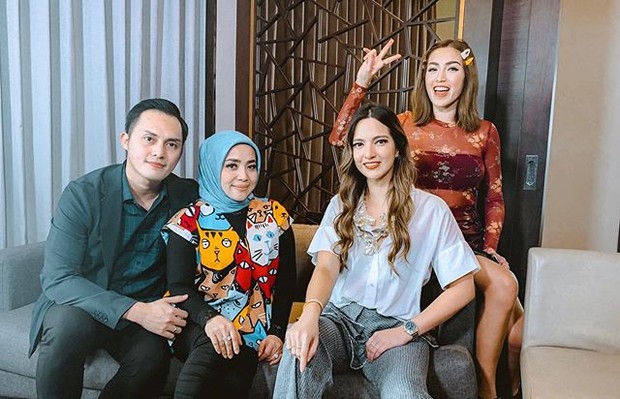 Muzdalifah/ Foto: Instagram.com/muzdalifah999 potret awet muda Muzdalifah