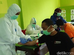 Ratusan Pengawas Pilkada Trenggalek Jalani Rapid Test