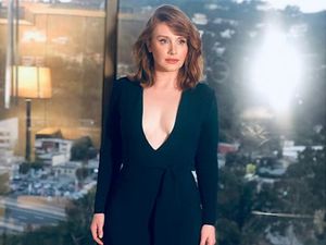 Aktris Ini Pamer Memar saat Syuting Jurassic World Aktris Ini Pamer Memar saat Syuting Jurassic World