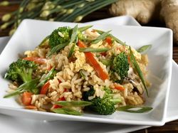 Nasi Goreng Bikin Gendut? Ini 5 Fakta Nutrisinya
