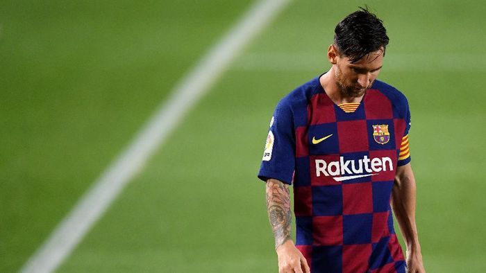 Lionel Messi BARCELONA, SPAIN - JULY 16: Lionel Messi of FC Barcelona shows his disappointment during the Liga match between FC Barcelona and CA Osasuna at Camp Nou on July 16, 2020 in Barcelona, Spain. (Photo by David Ramos/Getty Images)