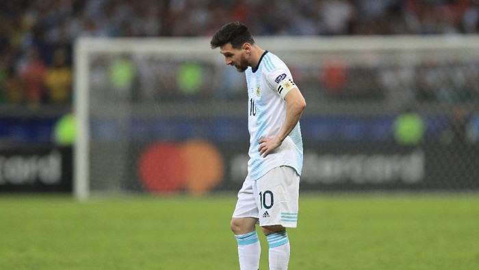 BELO HORIZONTE, BRAZIL - JULY 02: Lionel Messi of Argentina reacts after the Copa America Brazil 2019 Semi Final match between Brazil and Argentina at Mineirao Stadium on July 02, 2019 in Belo Horizonte, Brazil. (Photo by Buda Mendes/Getty Images)