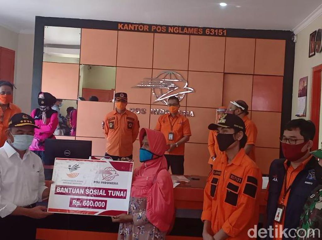 Menko PMK Akui Ada Permasalahan Distribusi BLT, Tapi Sudah Teratasi Menko PMK Akui Ada Permasalahan Distribusi BLT, Tapi Sudah Teratasi