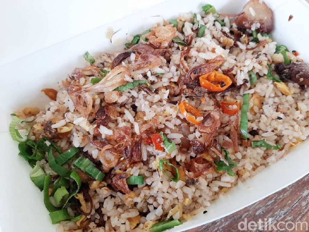 Nasi Goreng Tiarbah Viral hingga Antreannya 3 Minggu, Apa Istimewanya? Nasi Goreng Tiarbah Viral hingga Antreannya 3 Minggu, Apa Istimewanya?