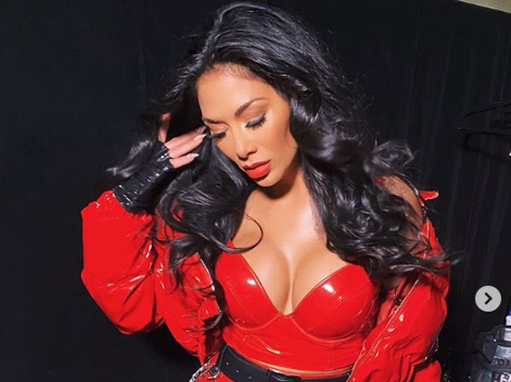 Nicole Scherzinger Unggah Selfie, Netizen Heboh Nicole Scherzinger Unggah Selfie, Netizen Heboh