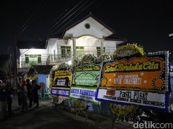 Suasana Rumah Duka Pelawak Omas