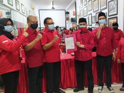 PDIP Sulsel Serahkan Rekomendasi DPP ke Cakada Pilkada Makassar-Gowa
