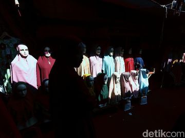 Potret Pedagang Pasar Tanah Abang yang Lalaikan Protokol Kesehatan