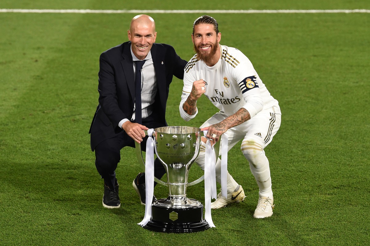 Zidane Jengah Ditanya Soal Sergio Ramos Melulu (Getty Images/Denis Doyle)
