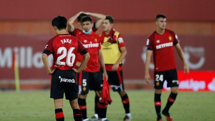 Real Mallorca MALLORCA, SPAIN - JULY 16: Takefusa Kubo of RCD Mallorca laments league downgrade during the Liga match between RCD Mallorca and Granada CF at
Visit Mallorca Estadi on July 16, 2020 in Mallorca, Spain. (Photo by Isaac Buj/Getty Images)