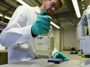 Organisasi Bill Gates Pertanyakan Vaksin Corona Rusia