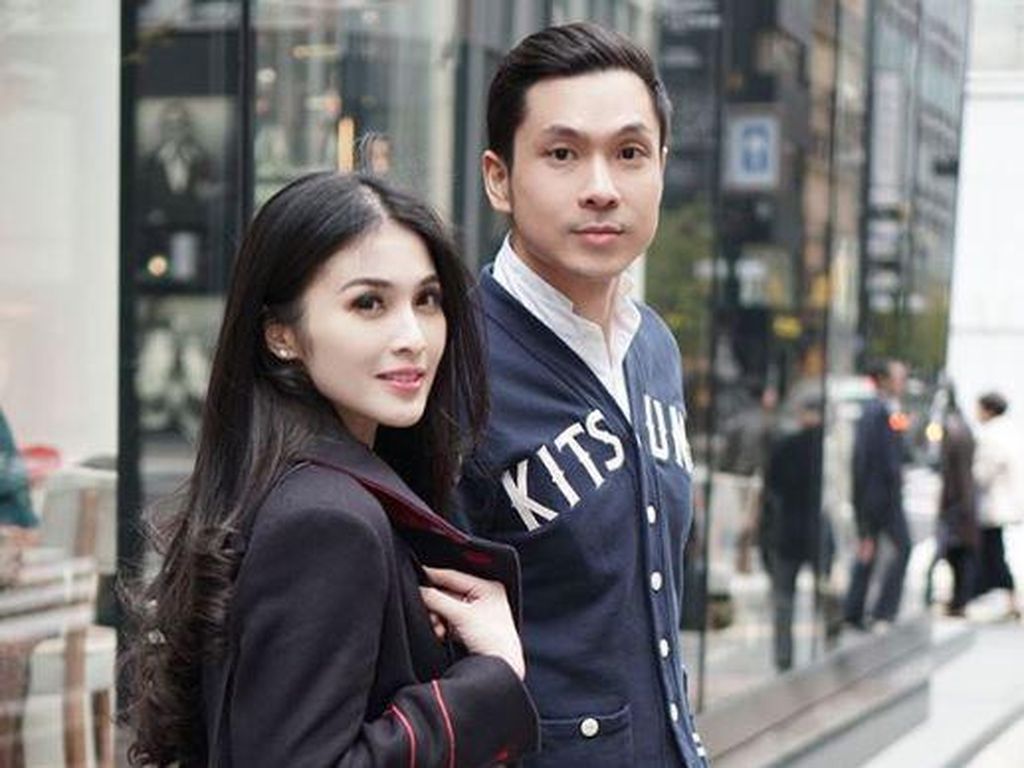 Suami Beramal di Luar Logika, Sandra Dewi Ketakutan Nggak Bisa Makan