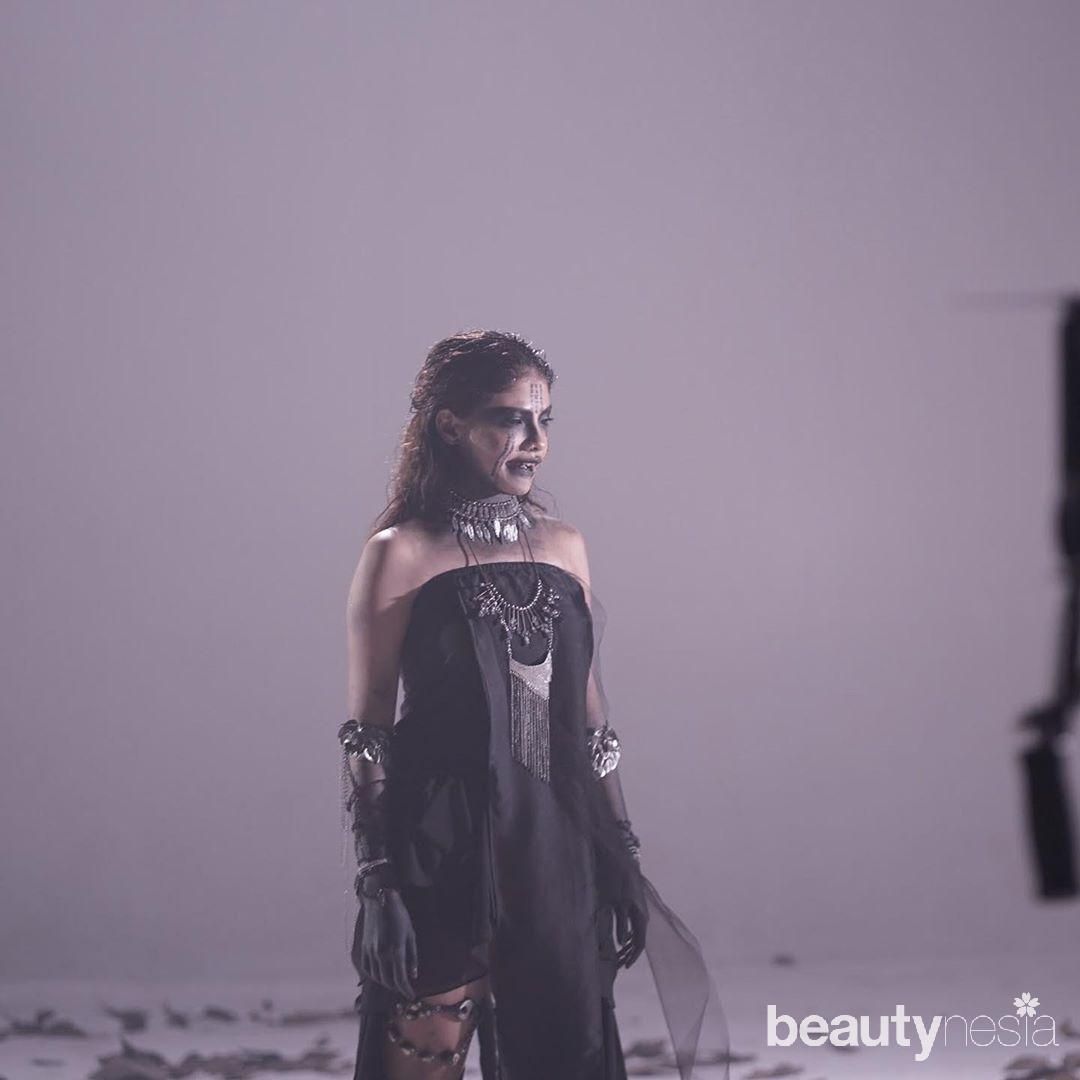 Sara Fajira penyanyi lathi