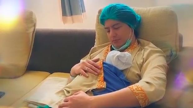 Selamat! Cut Meyriska Lahirkan Anak Pertama dari Roger Danuarta