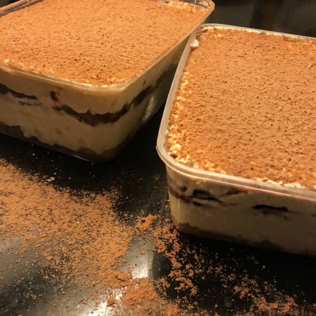 Dessert box rasa tiramisu dan milo.