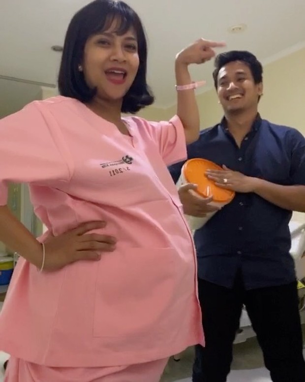 Momen hamil dan melahirkan Vanessa Angel/instagram.com/vanessaangelofficial/ Vanessa Angel dan Bibi joget tiktok sebelum persalinan