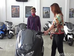 Warga Banyuwangi Beli NMAX Pakai Uang Koin Usai 2 Tahun Nabung