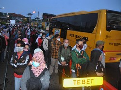 Urai Kepadatan KRL, Bus Gratis Juga Disiapkan di Stasiun Bojonggede-Citayam