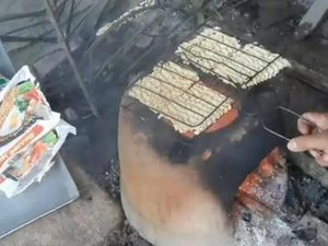 Intip 5 Cara Nyeleneh Masak Mie Instan ala Netizen