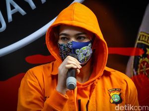 Ironi Catherine Wilson Isi Waktu di Tengah Pandemi untuk Pakai Sabu Ironi Catherine Wilson Isi Waktu di Tengah Pandemi untuk Pakai Sabu