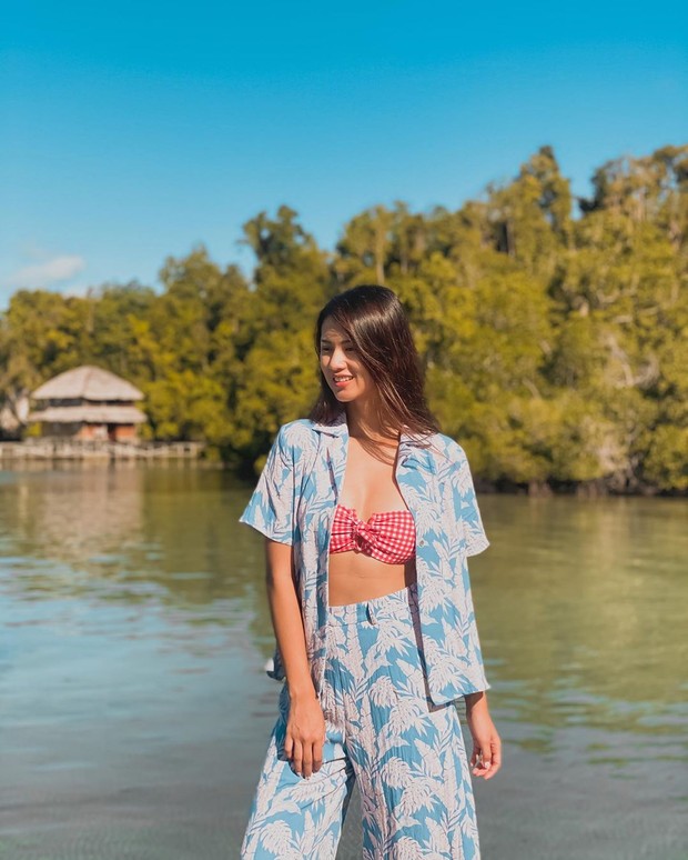 Atries Angel, selfie dengan bikini