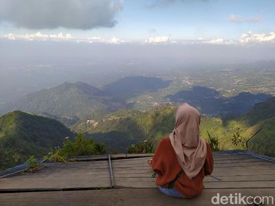 Gunung Telomoyo yang Indah namun Kini Ditutup