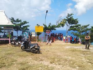 Wisata Sambil Mancing, Pria di Tulungagung Hilang Tersapu Ombak Wisata Sambil Mancing, Pria di Tulungagung Hilang Tersapu Ombak