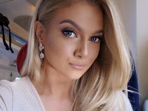 Gelar Miss Swimsuit UK Dicopot Karena Anti Black Lives Matter Gelar Miss Swimsuit UK Dicopot Karena Anti Black Lives Matter