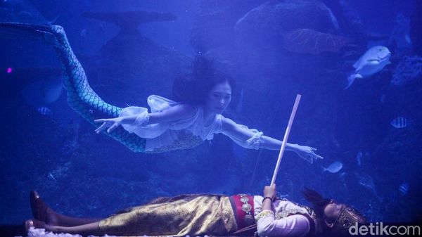 Keseruan Teater Duyung di Dalam Mal Ibu Kota