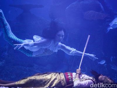 Keseruan Teater Duyung di Dalam Mal Ibu Kota