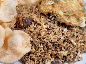 5 Nasi Goreng Unik Ini Pakai Tambahan Usus Hingga Bistik Ayam