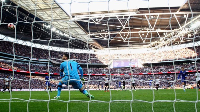 LONDON, ENGLAND - APRIL 22:  Nemanja Matic of Chelsea scores his sides fourth goal as Hugo Lloris of Tottenham Hotspur watches on during The Emirates FA Cup Semi-Final between Chelsea and Tottenham Hotspur at Wembley Stadium on April 22, 2017 in London, England.  (Photo by Richard Heathcote/Getty Images)