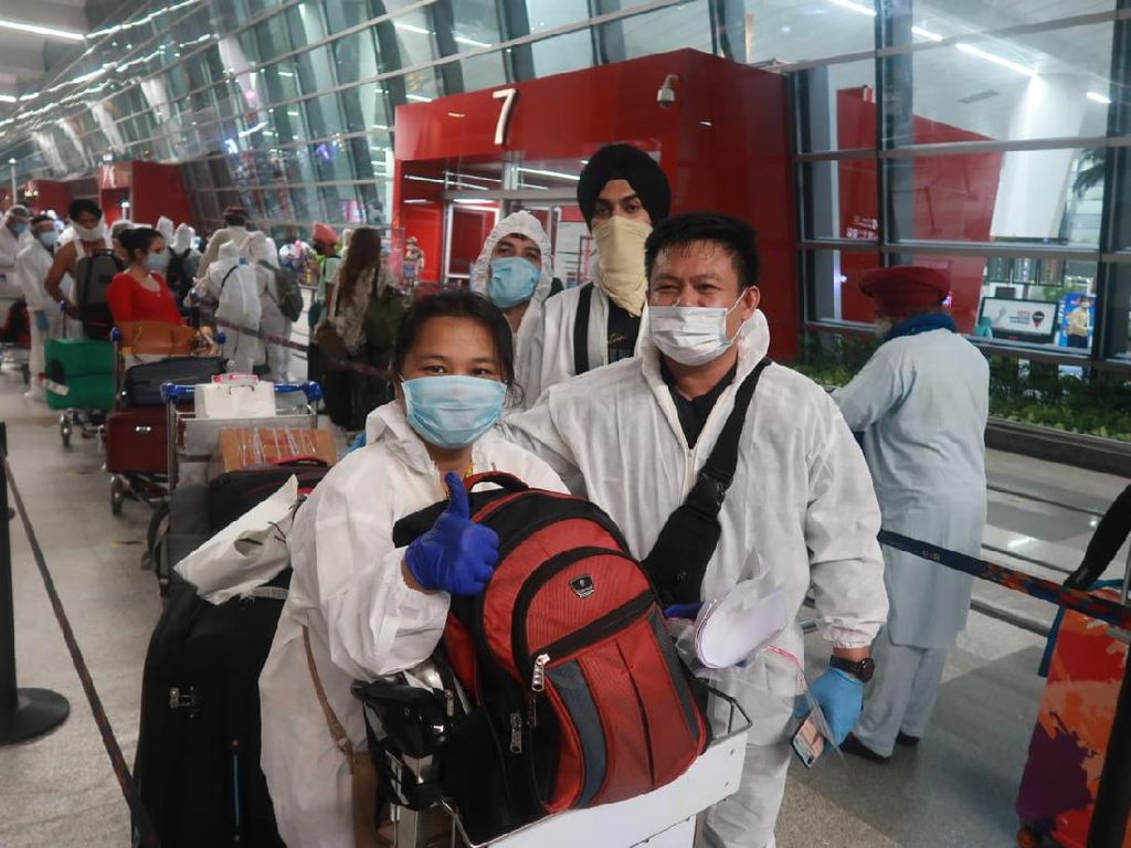 KBRI Fasilitasi 47 WNI yang Tertahan Lockdown di India Pulang ke Tanah Air KBRI Fasilitasi 47 WNI yang Tertahan Lockdown di India Pulang ke Tanah Air