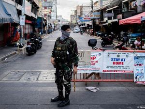 Warga Filipina Khawatirkan Keterlibatan Polisi Jemput Pasien Corona