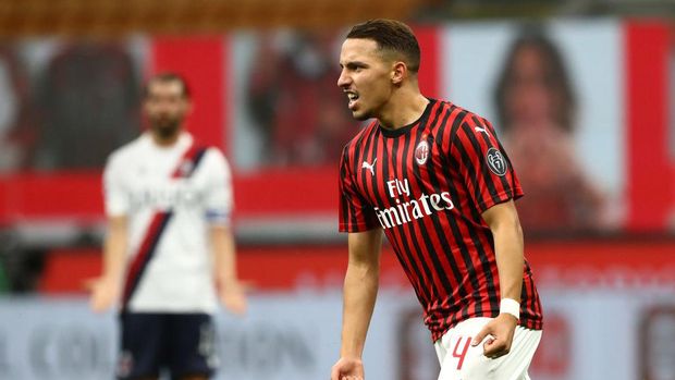 MILAN, ITALY - JULY 18:  Ismael Bennacer of AC Milan celebrates his goal during the Serie A match between AC Milan and Bologna FC at Stadio Giuseppe Meazza on July 18, 2020 in Milan, Italy.  (Photo by Marco Luzzani/Getty Images)